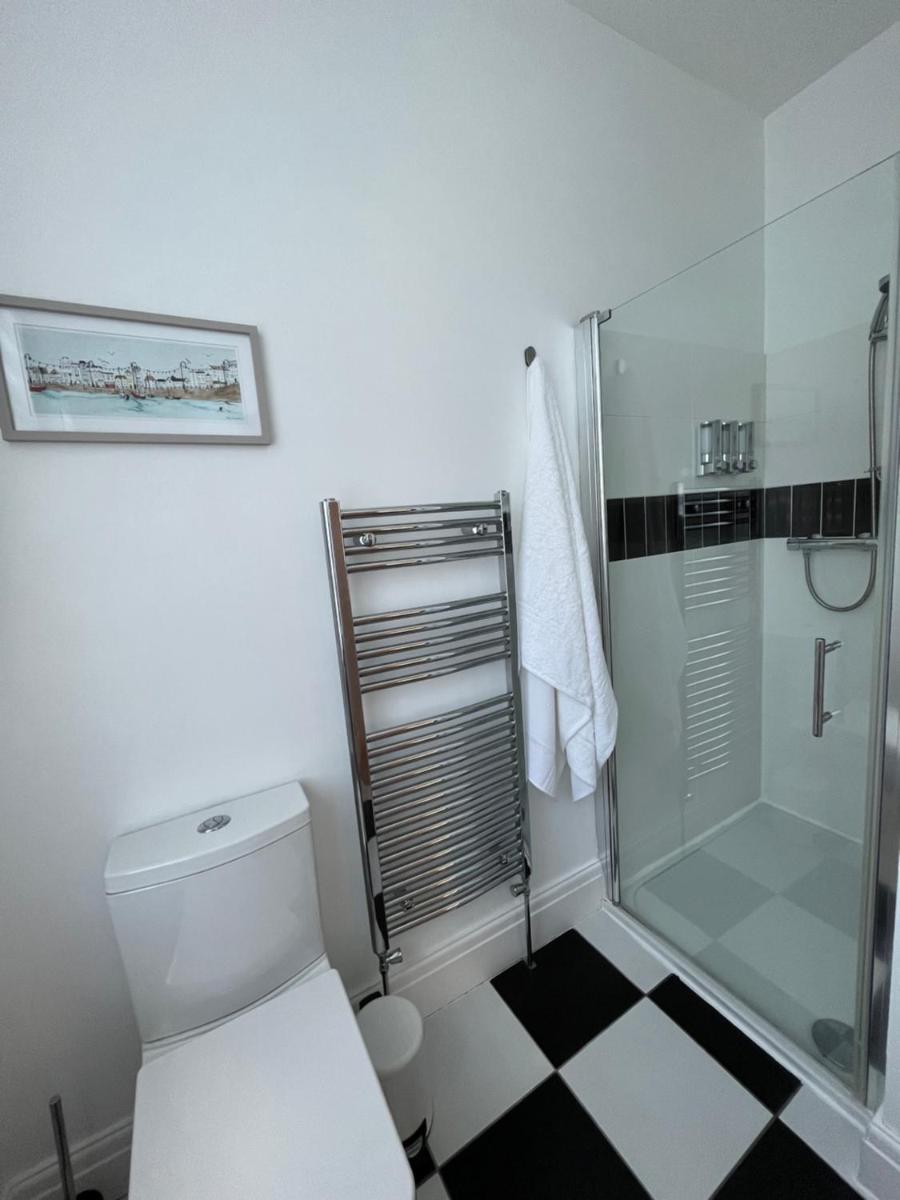 Between the Bays exclusively for Adults