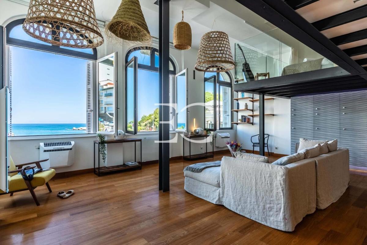 Easy Clés- Loft in front of the Port Vieux beach - Parking