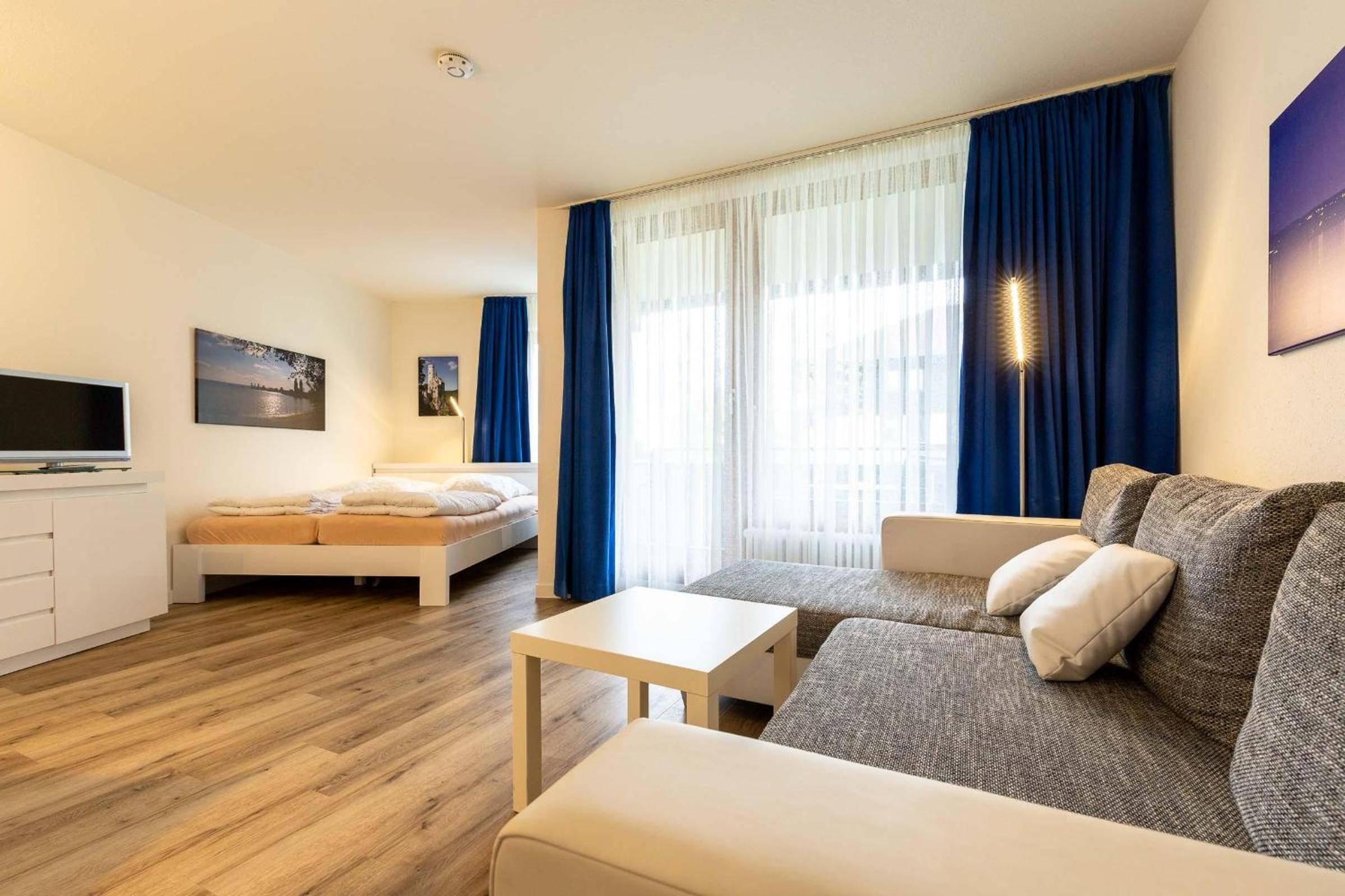 Ferienwohnpark Immenstaad am Bodensee Ein-Zimmer-Apartment 55 17 view 2