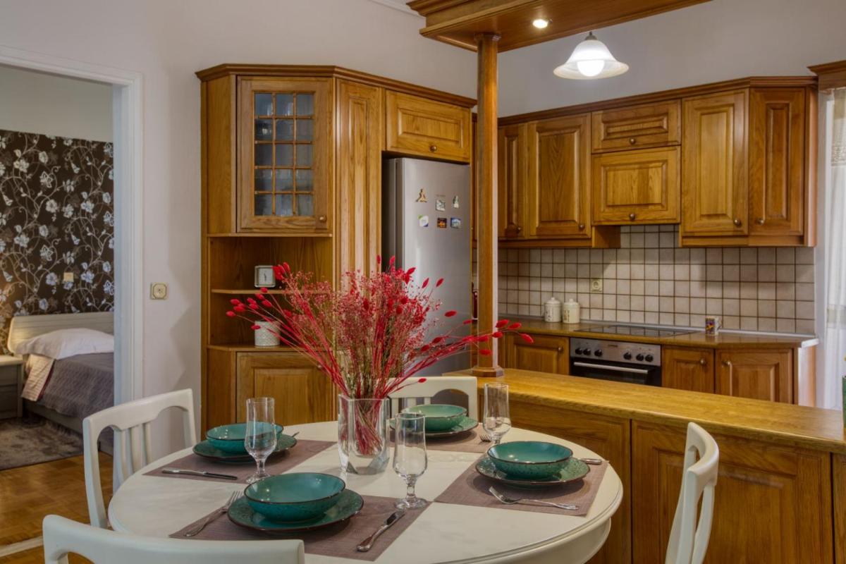 Helena Apartment