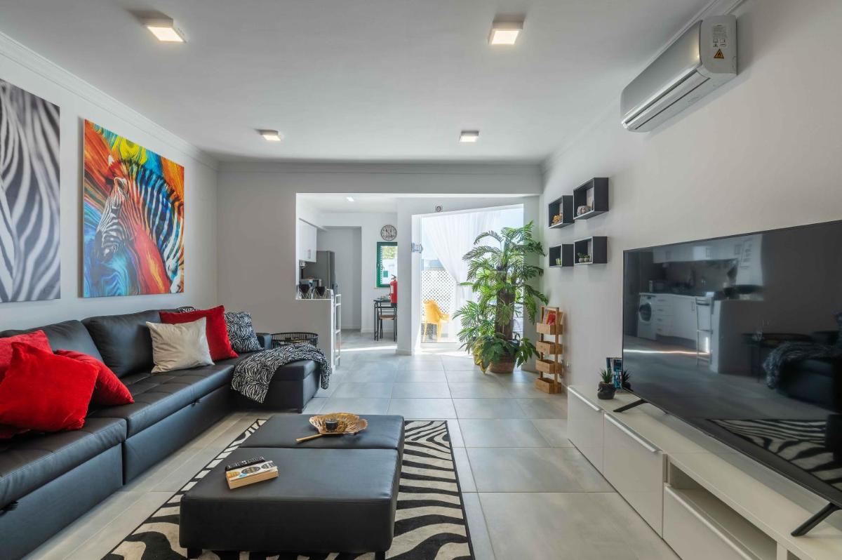 Salgados 2-Bedroom Apartment - 900m from the Beach - Wifi