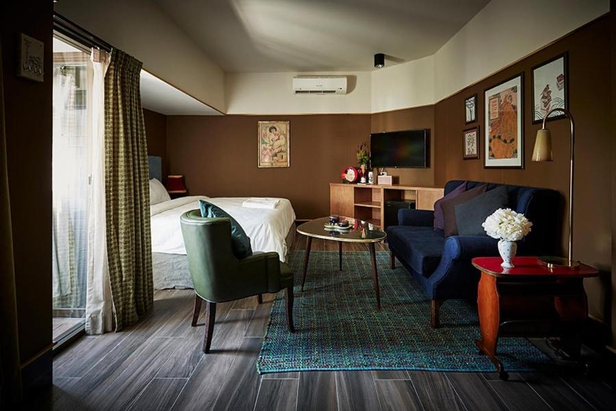 Josh Hotel 30
