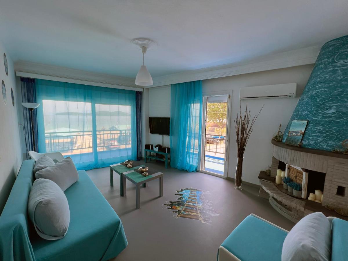 Upper Deck Apt.