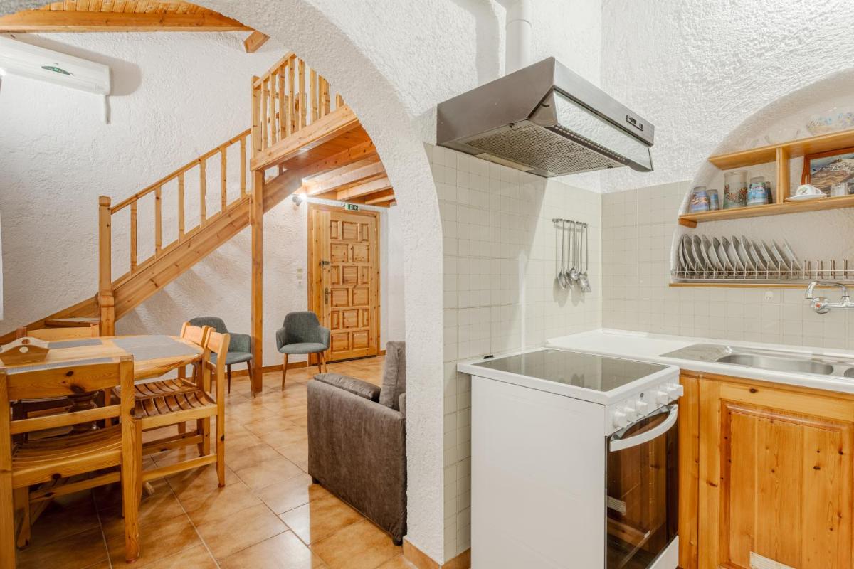Sophia's Maisonette 2 view 5