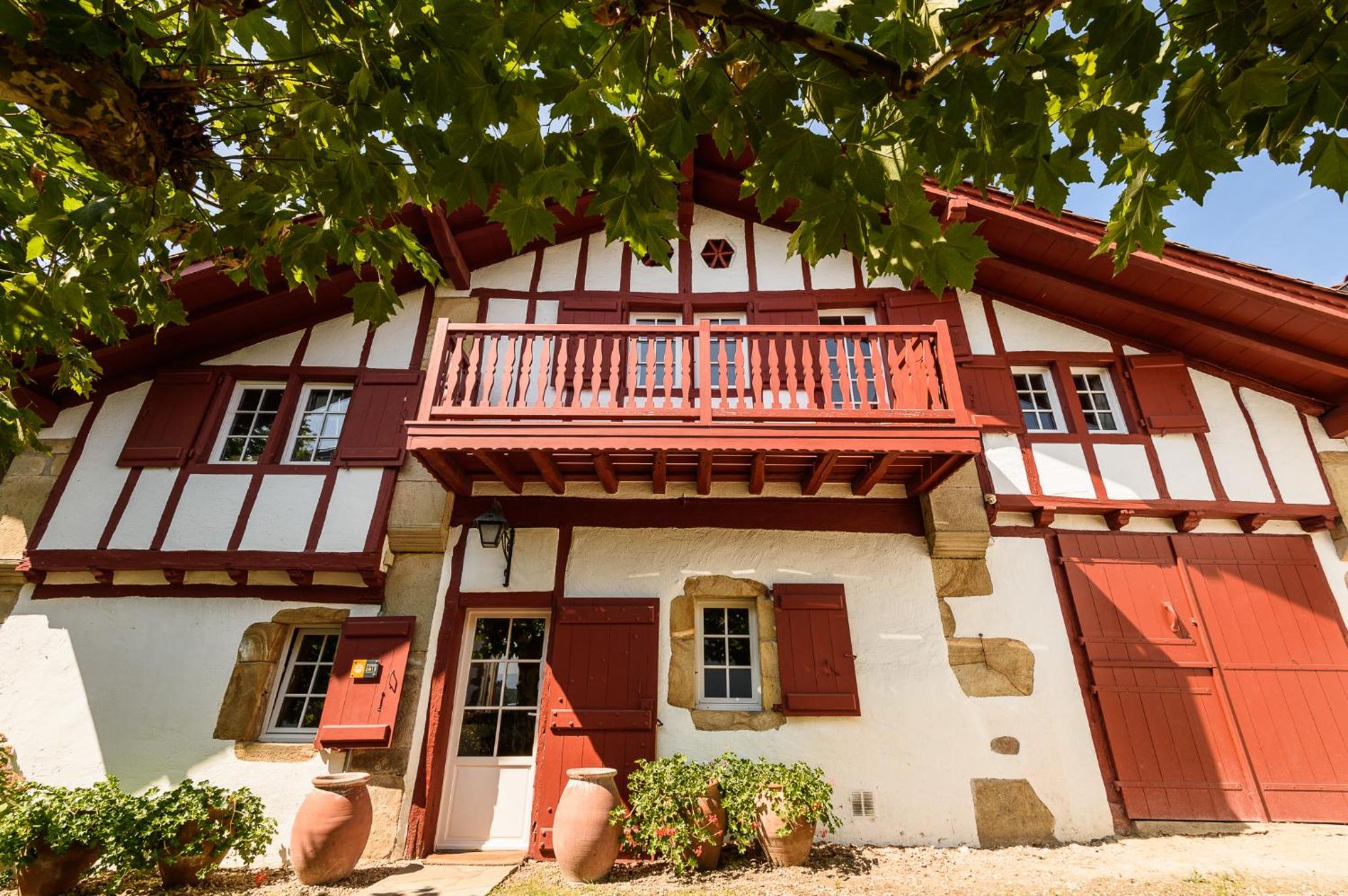 Maison Dominxenea view 2