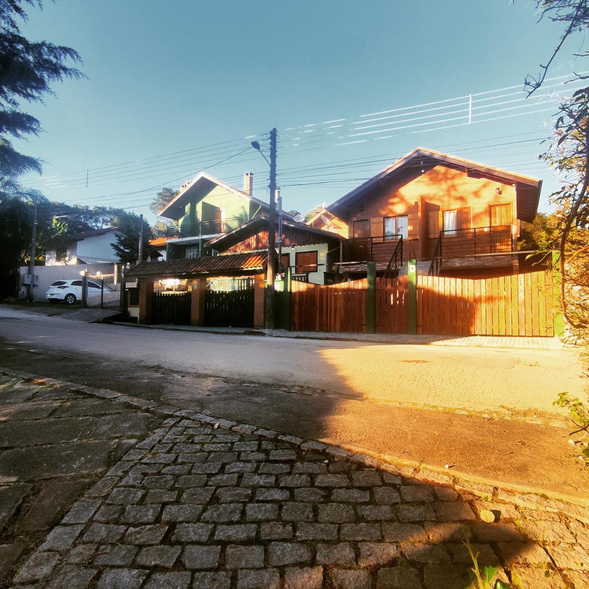chales e aptos Carvalhos em monte verde