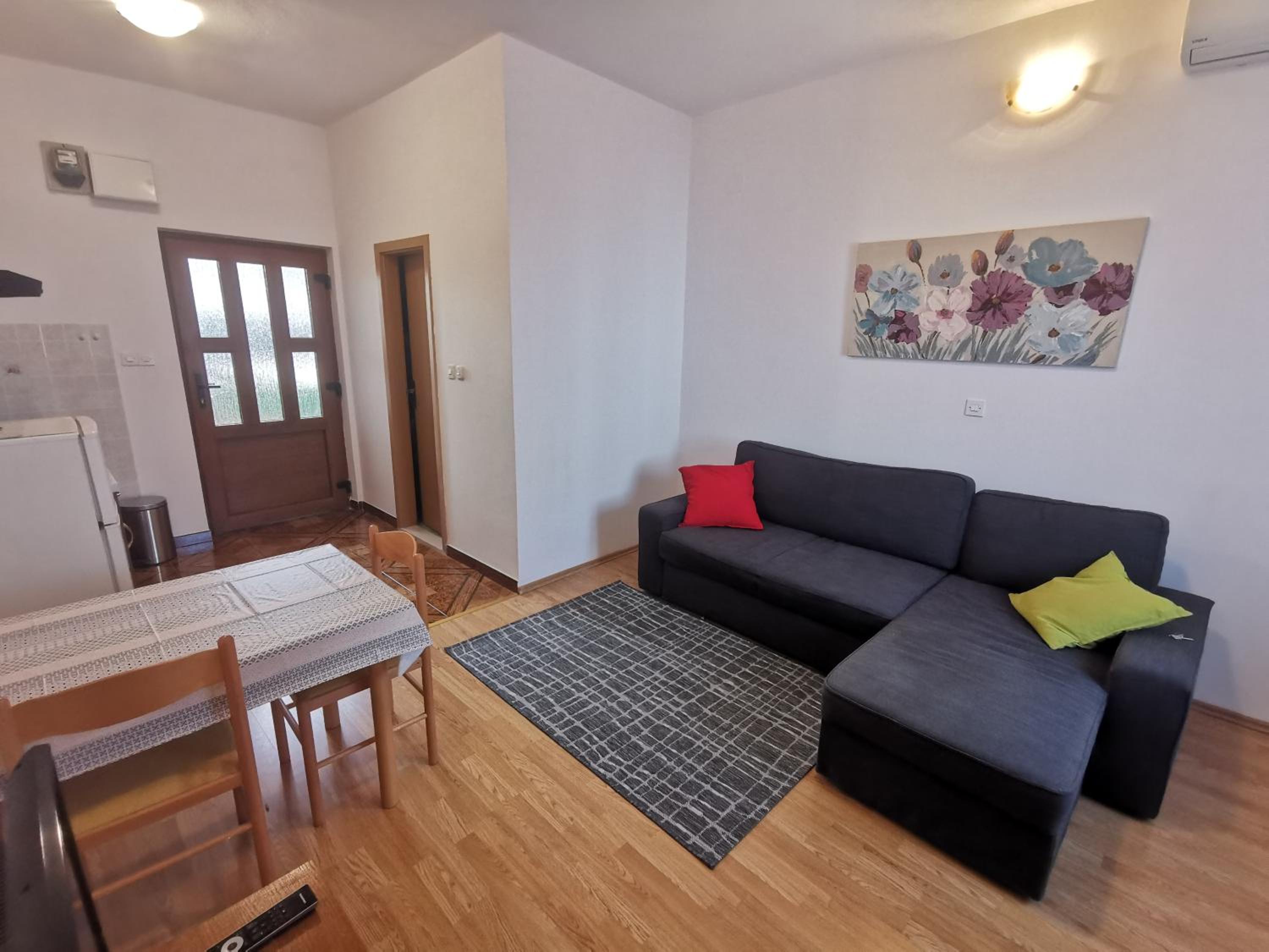 Uncle Apartment