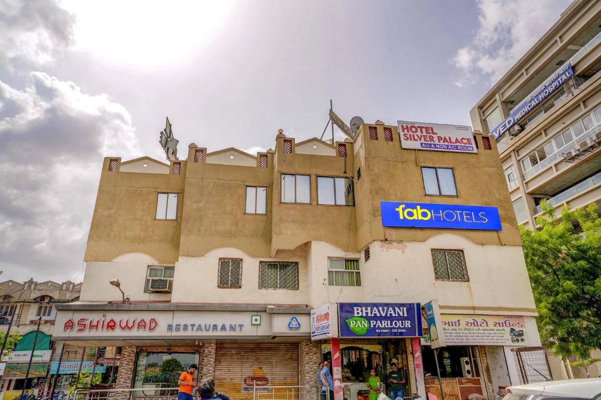 FabHotel Silver Palace