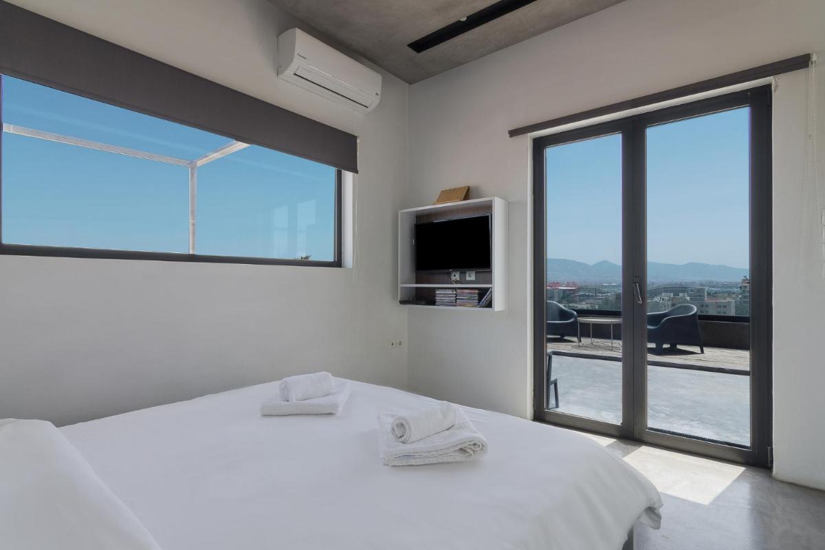 Apartment With Terrace In Piraeus photo 1