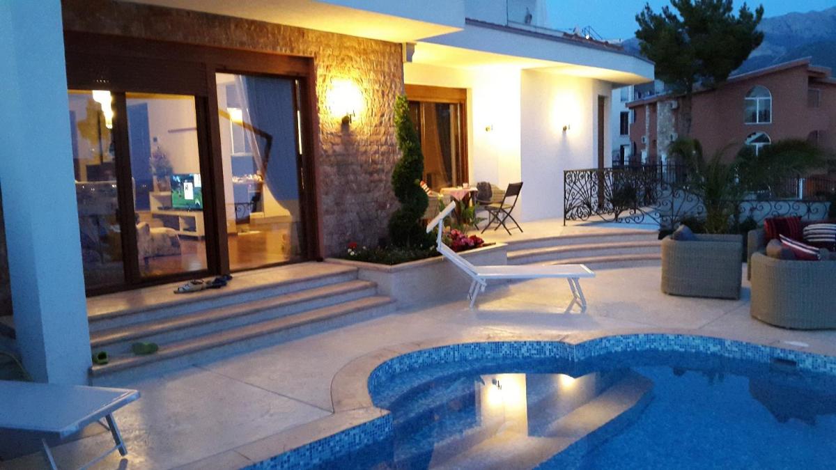 Villa Perla with Sea View
