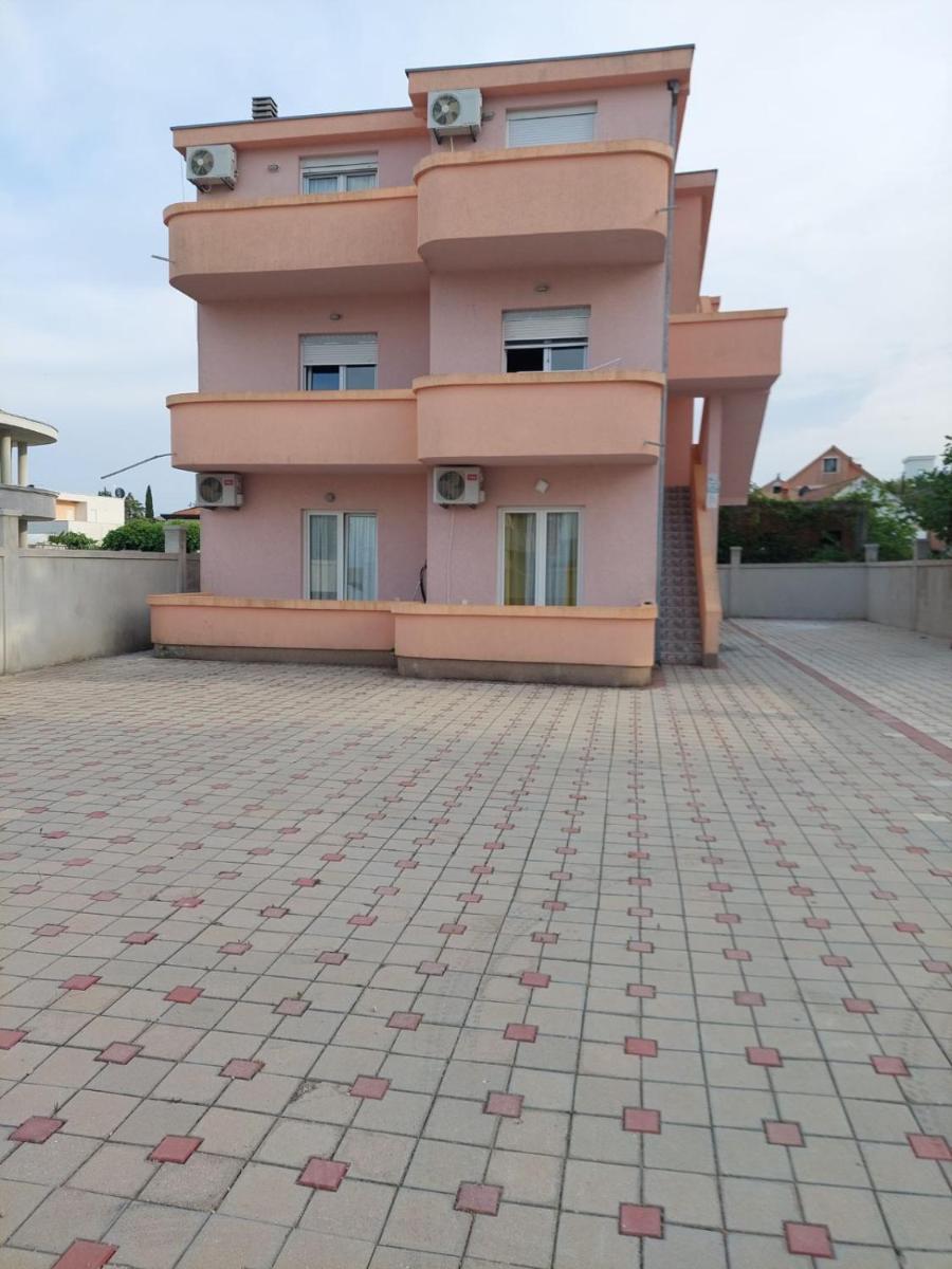 Fikret-apartmani Velika plaža photo 1