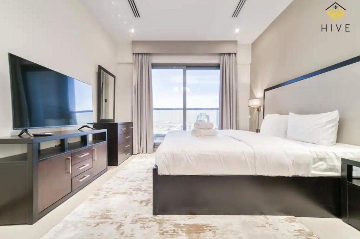 Brand New Studio with Balcony in Downtown