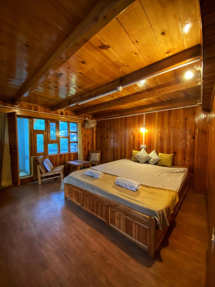 Pine Tower Inn