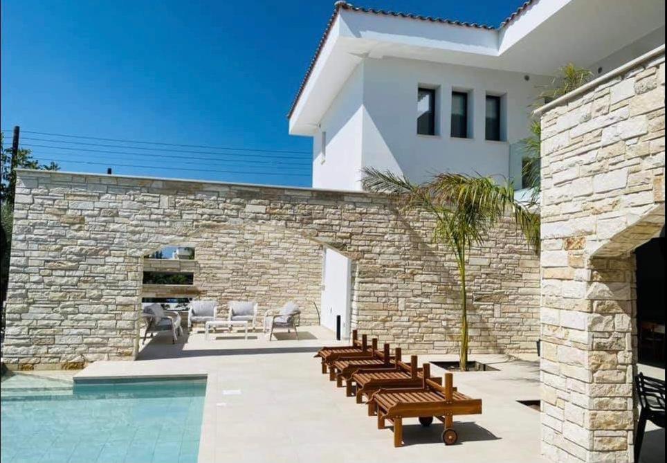 Paphos luxury contemporary villa