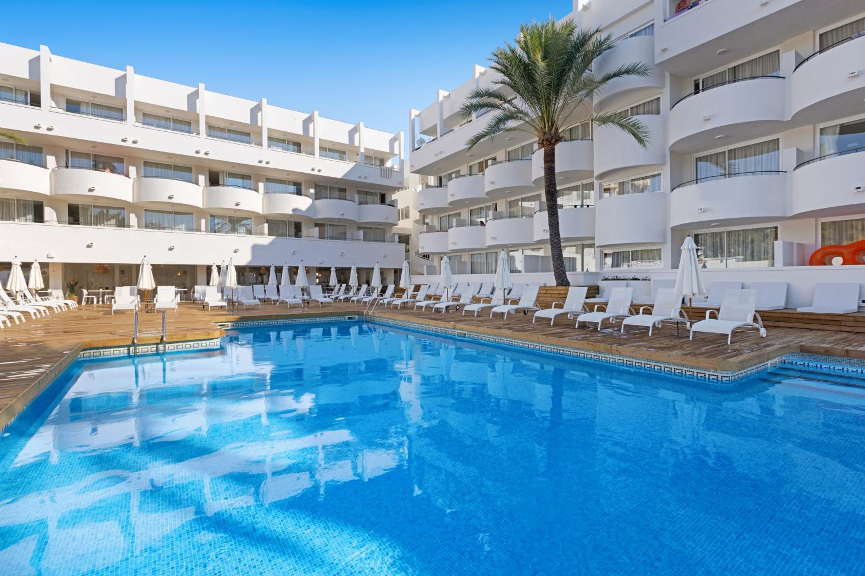 Hotel Palmanova Beach Apartments by TRH - Image 1