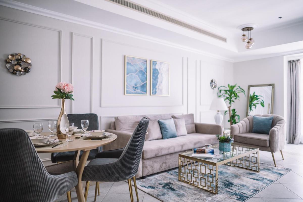Two Continents Holiday Homes - Sea & Palm View Elegant 1 Bedroom Apartment