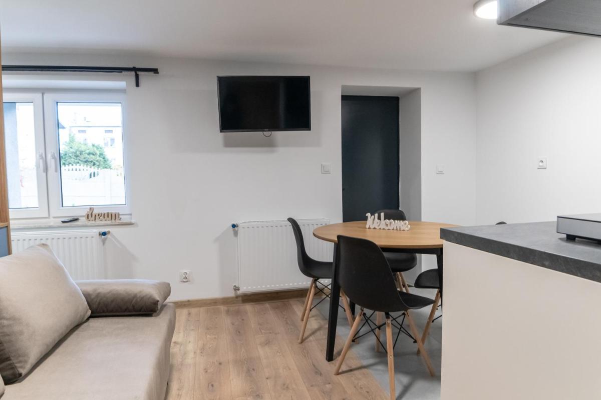 Miłe studio z ogródkiem i osobnym wejsciem