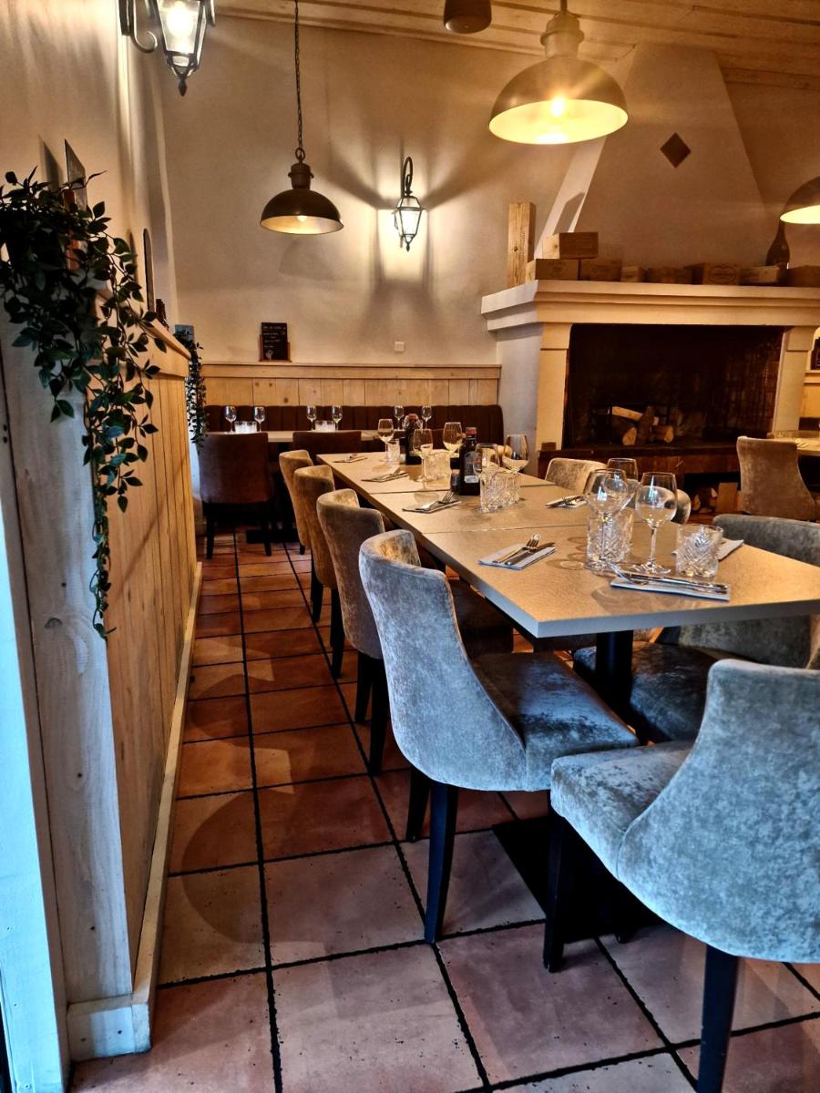 restaurant