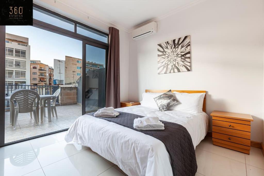 Comfortable Penthouse, served with LIFT, WIFI & AC by 360 Estates photo 1