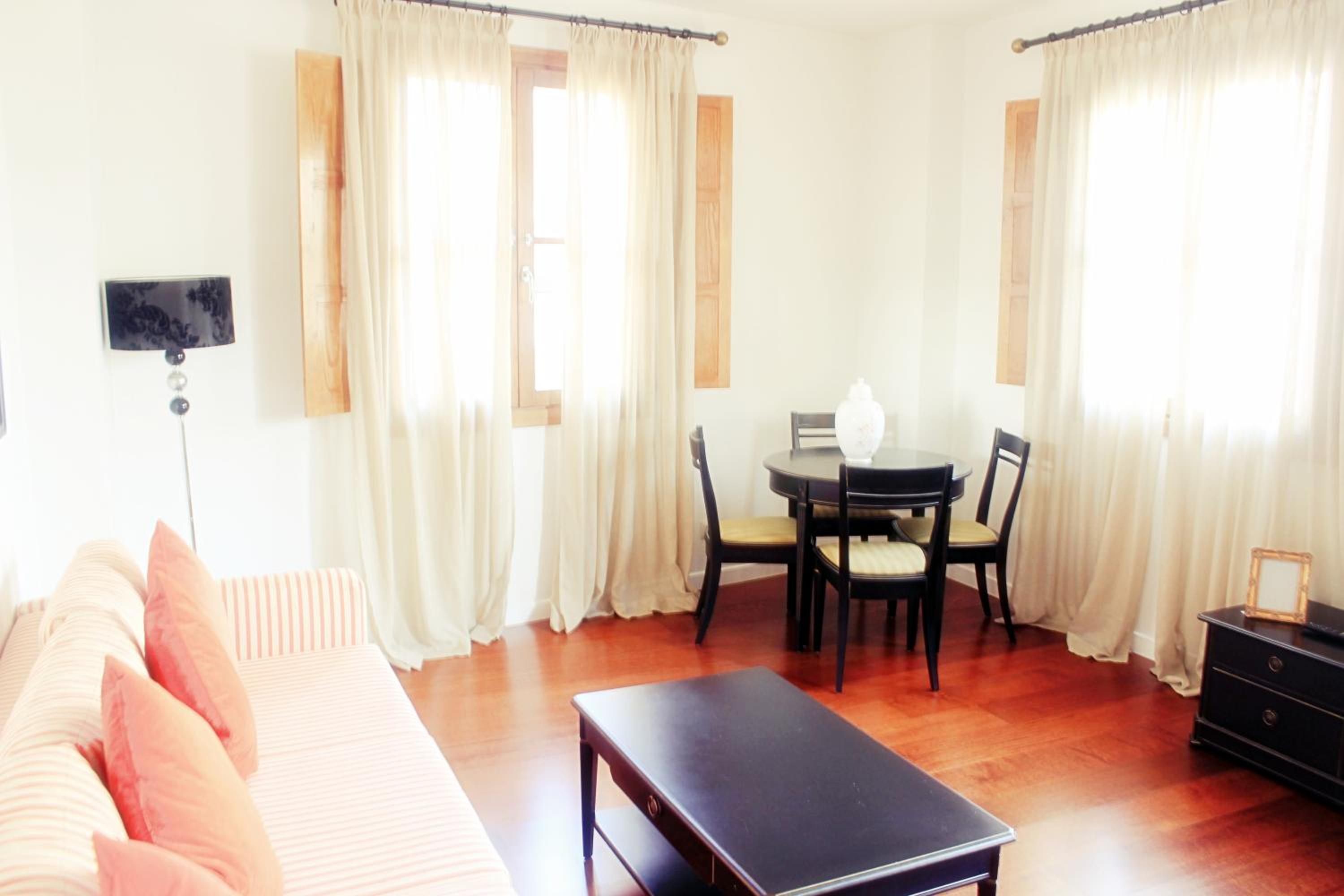 Casa Urbana Adolfo
