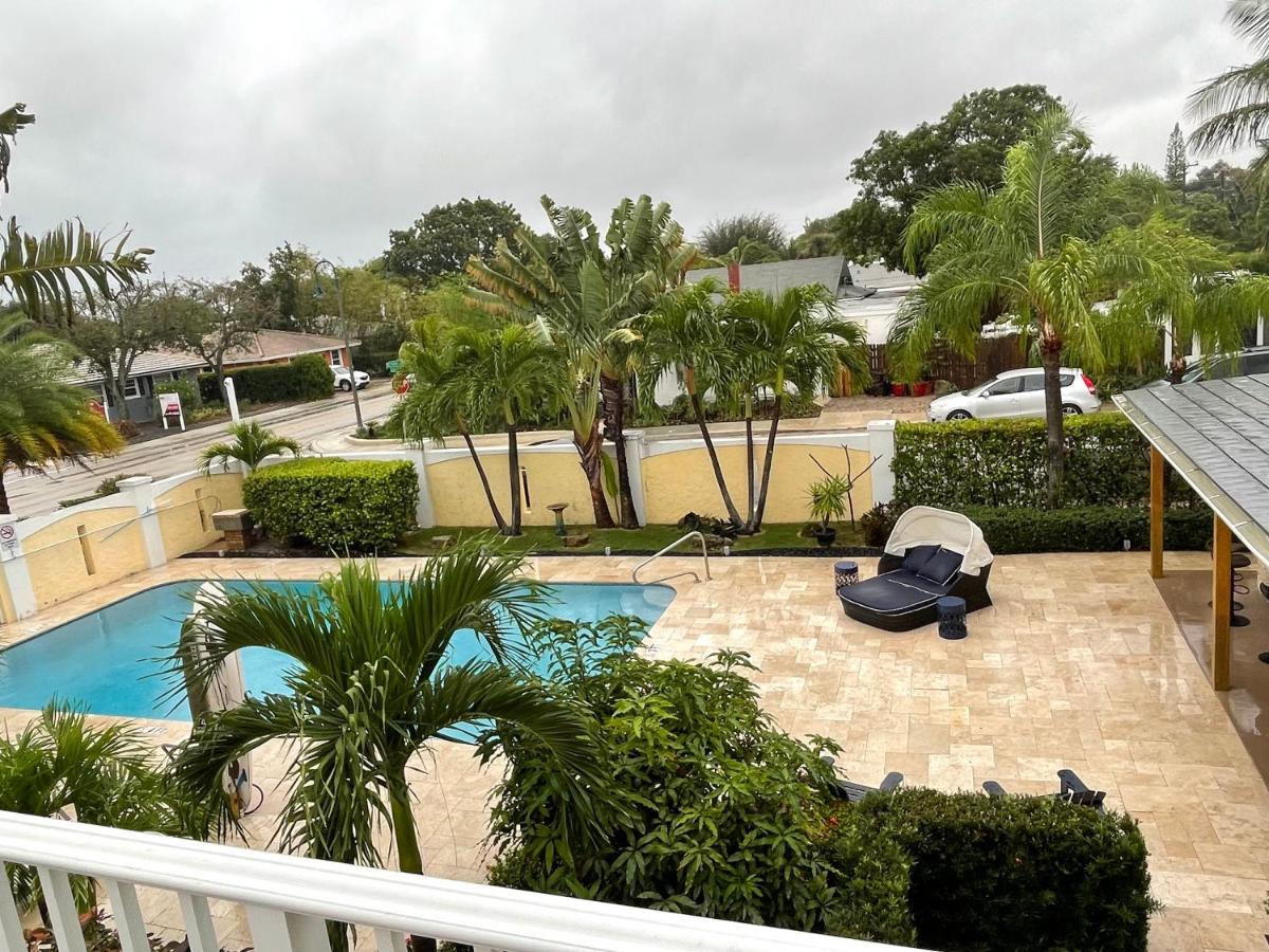 Capri Inn & Apartments
