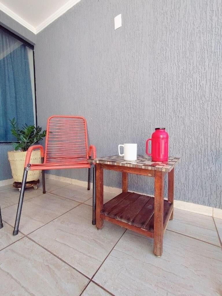 casa completa, 2 quartos com ar-condicionado, no centro hoteleiro