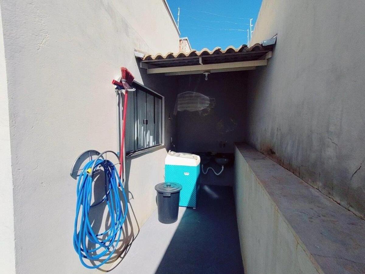 casa completa, 2 quartos com ar-condicionado, no centro hoteleiro