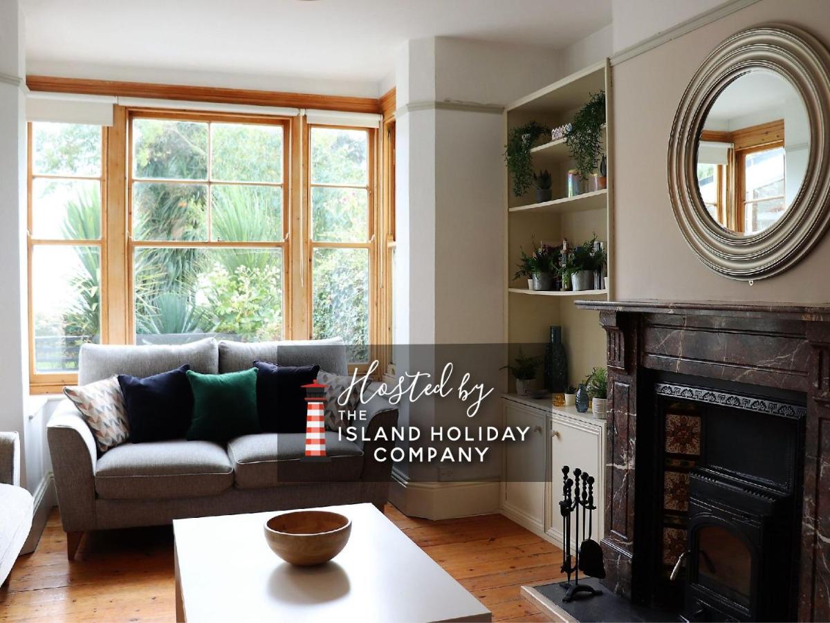 St Rhadagunds Cottage East - Pet friendly