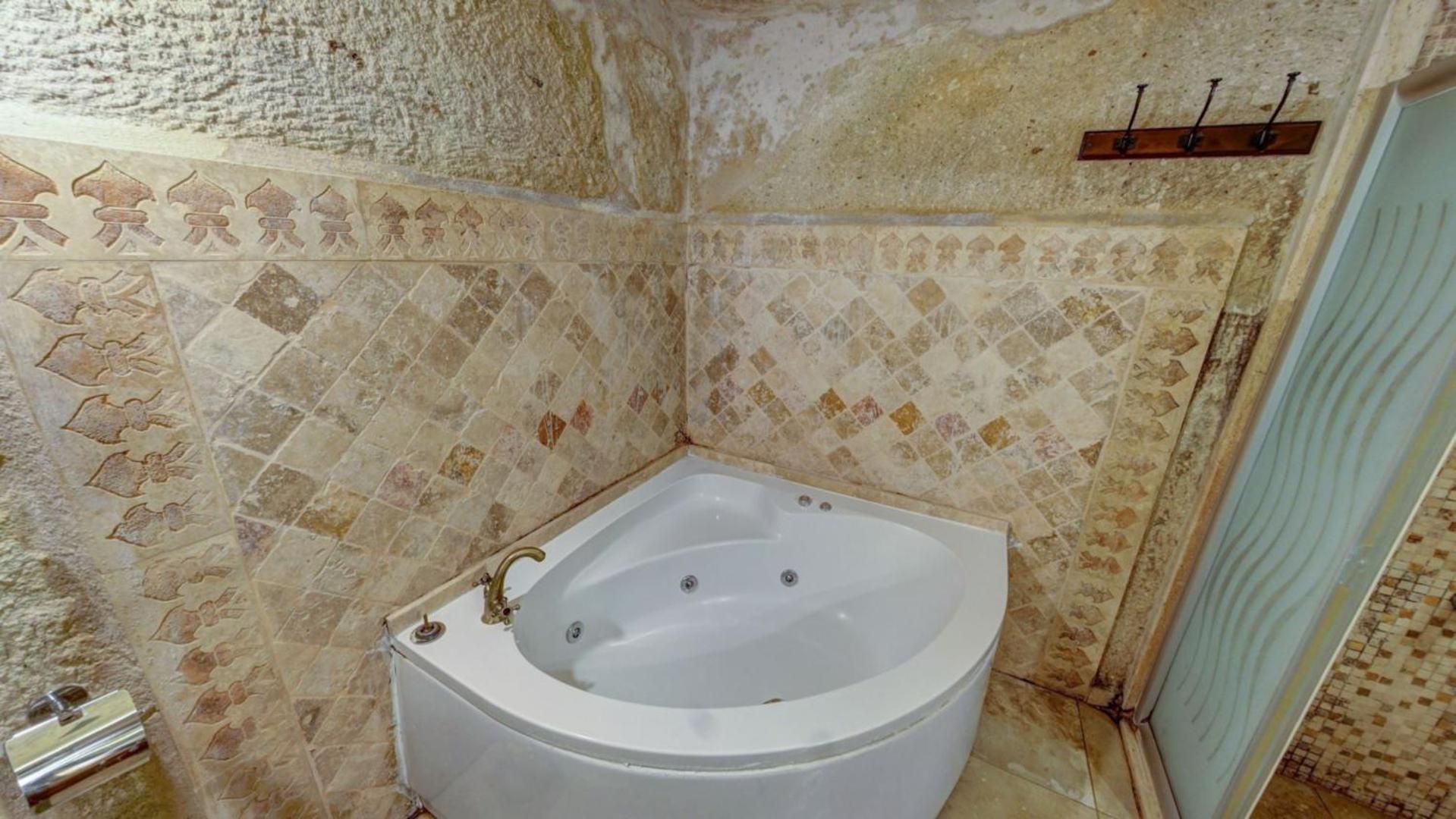 Elegance Cave Suites & Restaurant - Image 81