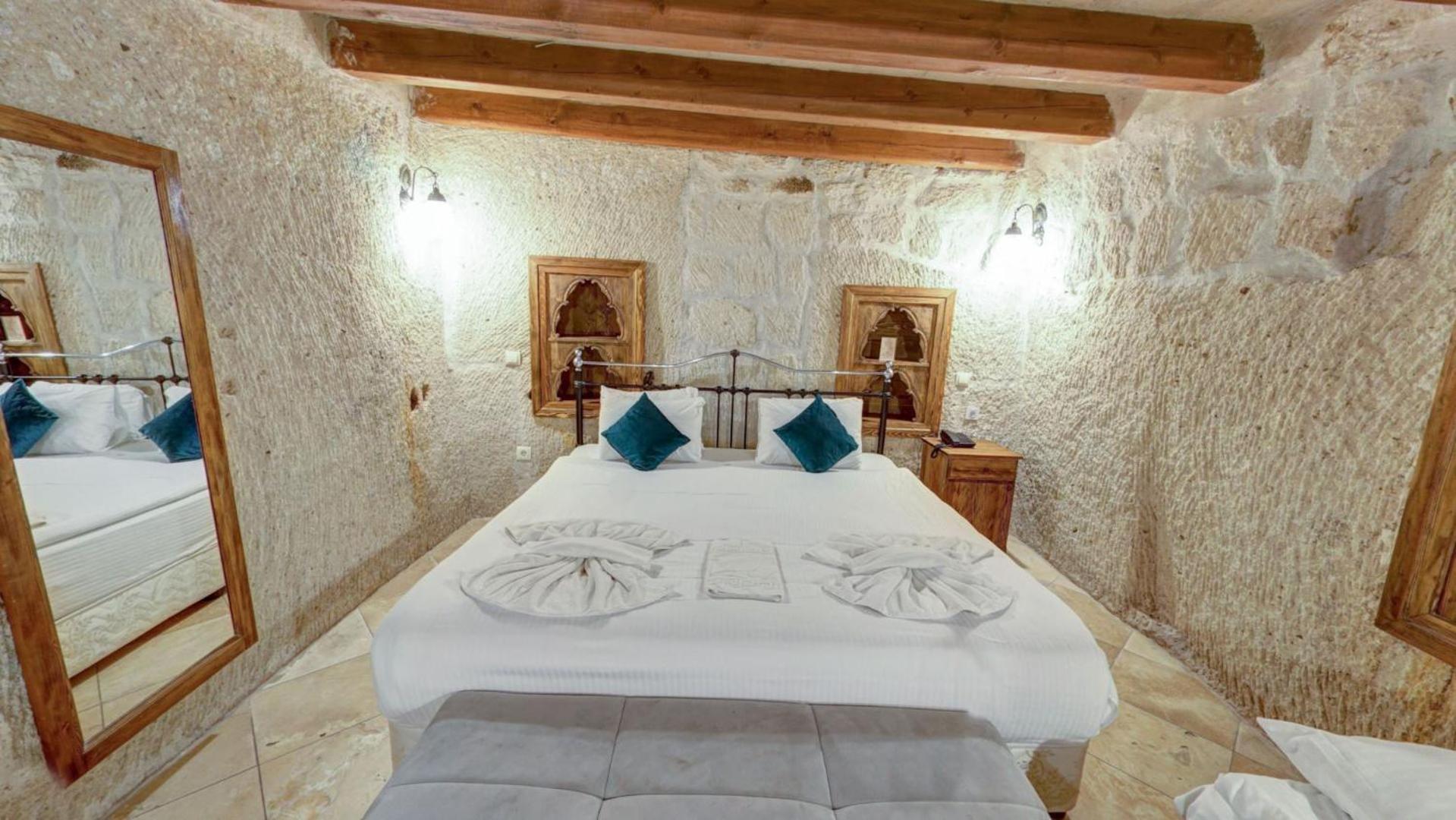 Elegance Cave Suites & Restaurant - Image 102