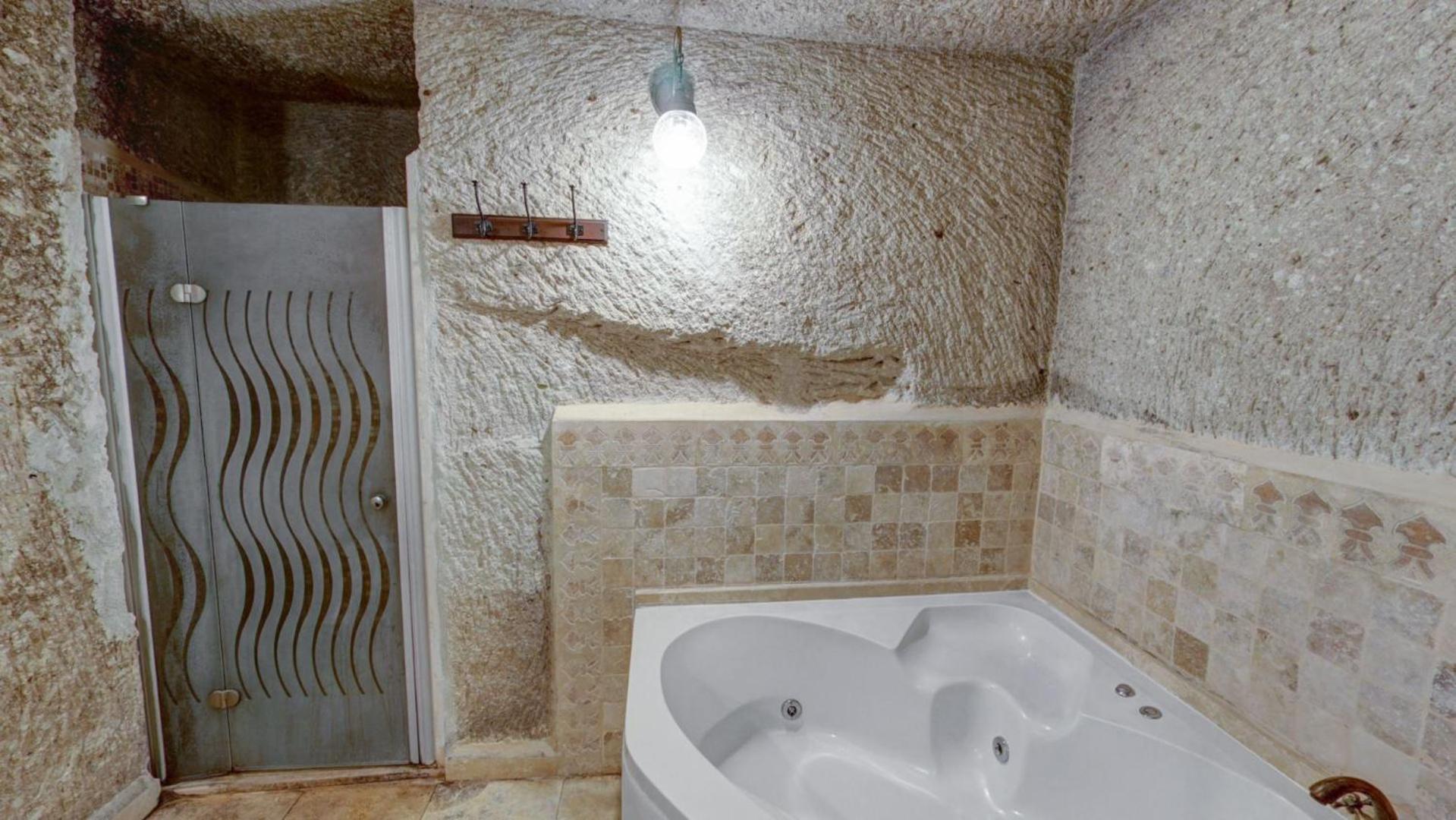 Elegance Cave Suites & Restaurant - Image 80