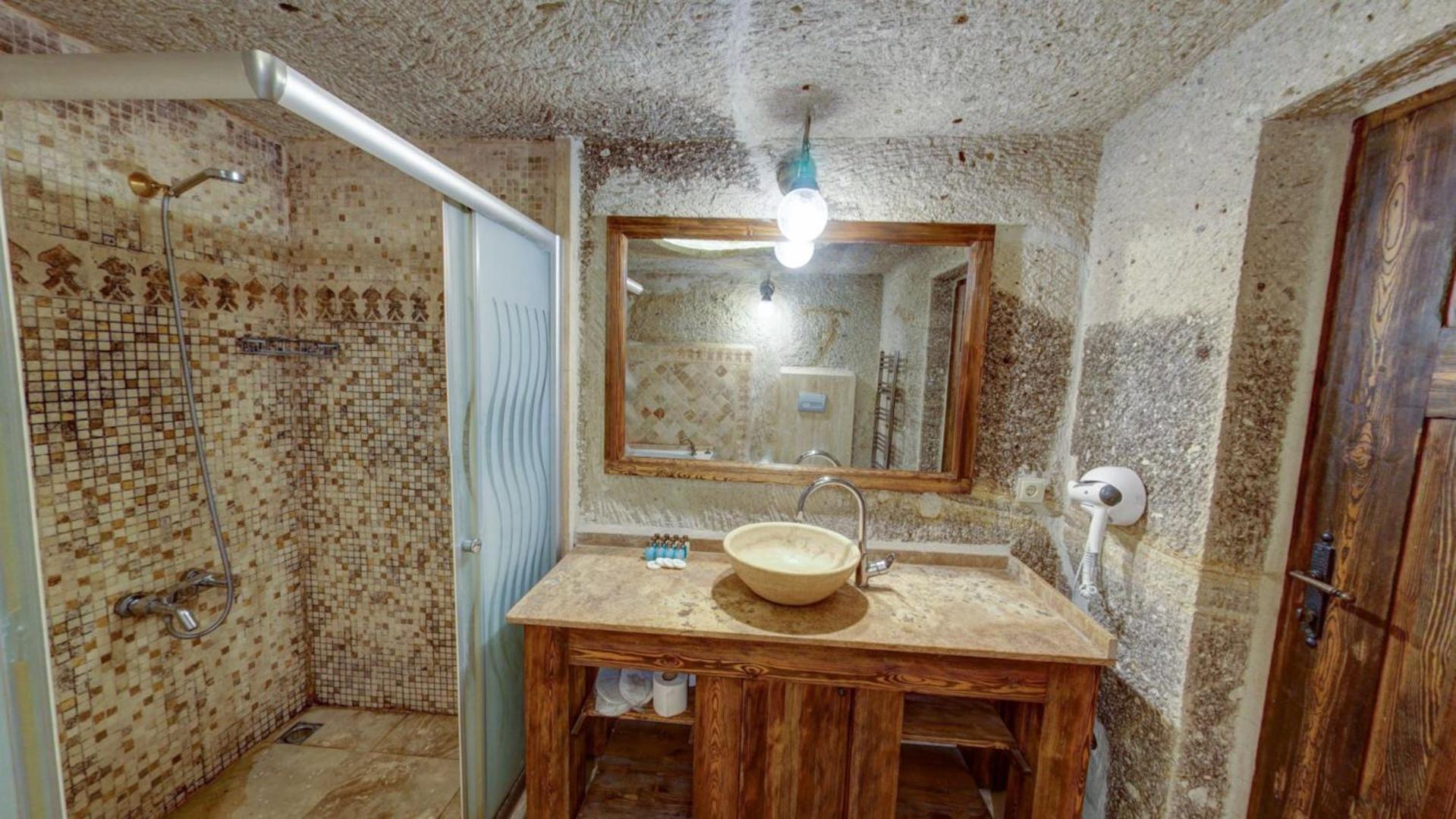 Elegance Cave Suites & Restaurant - Image 58