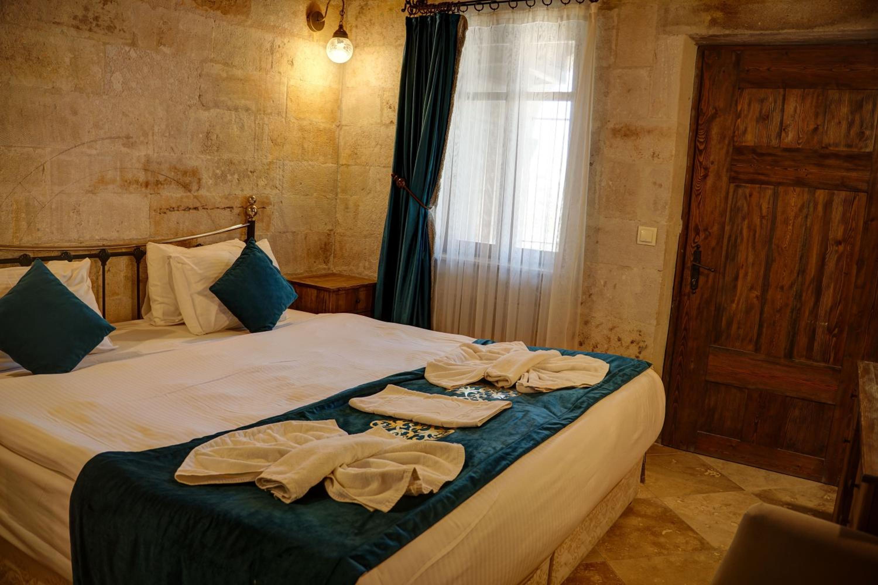 Elegance Cave Suites & Restaurant - Image 120