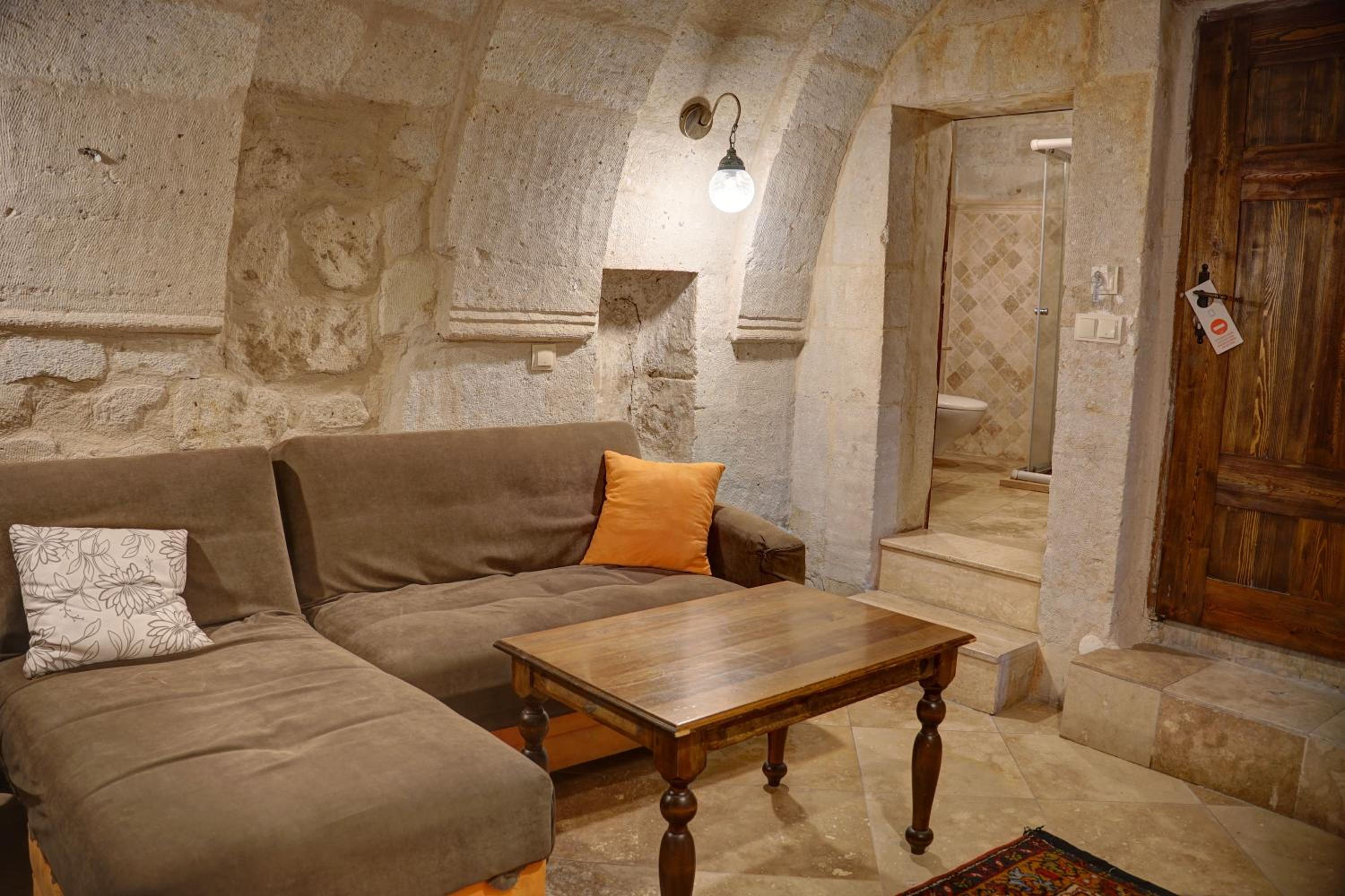 Elegance Cave Suites & Restaurant - Image 53