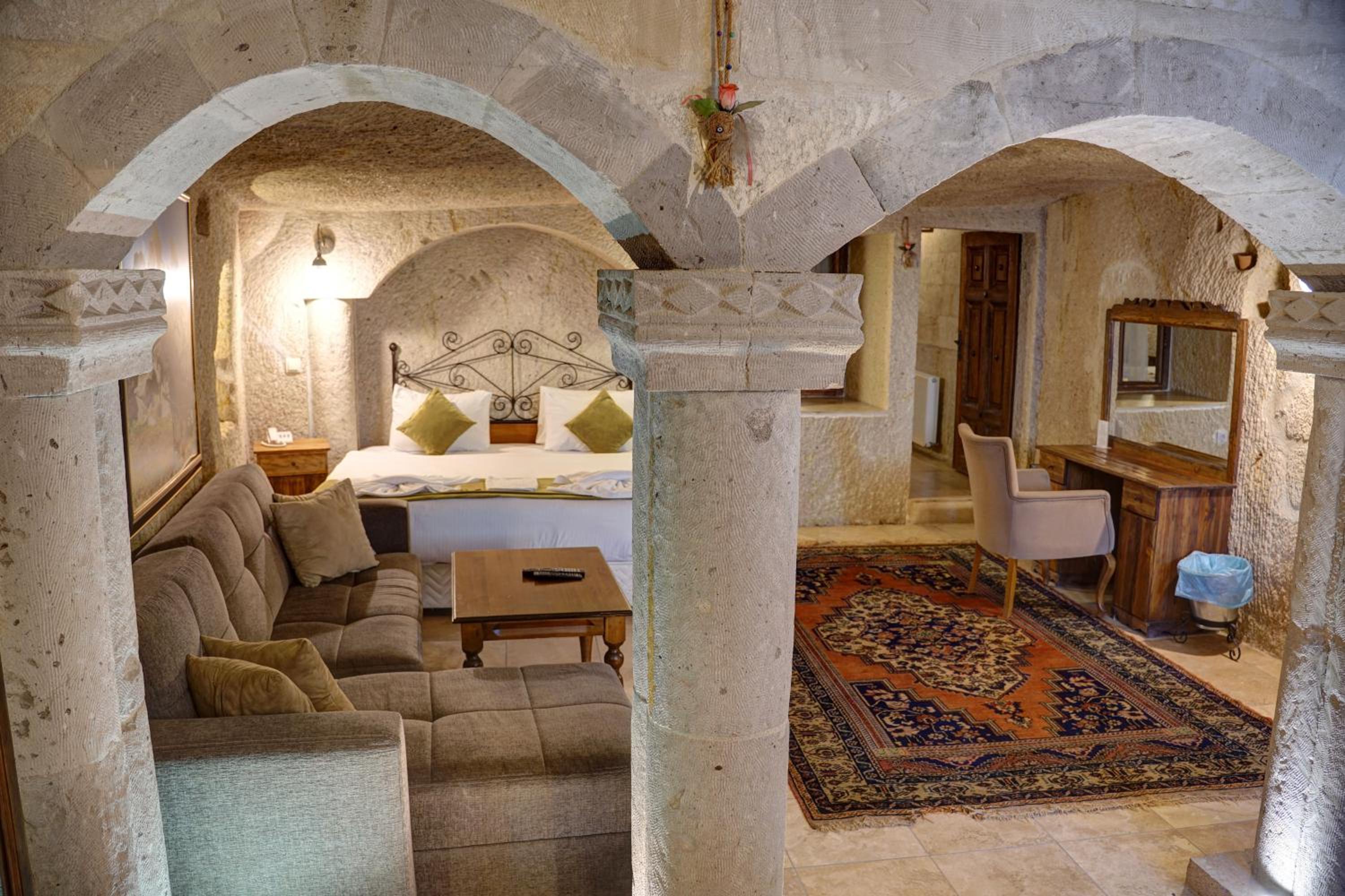 Elegance Cave Suites & Restaurant - Image 74