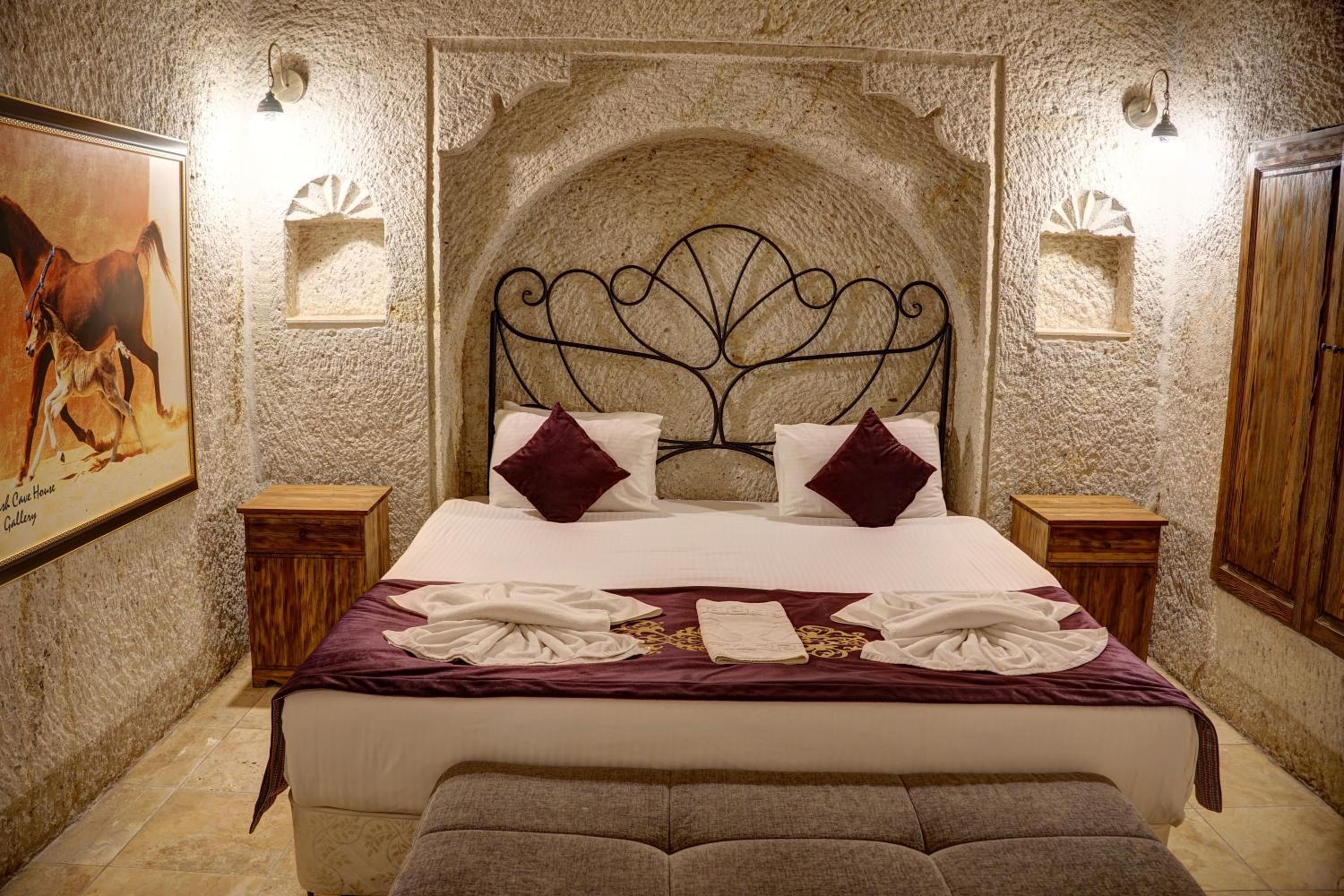 Elegance Cave Suites & Restaurant - Image 118