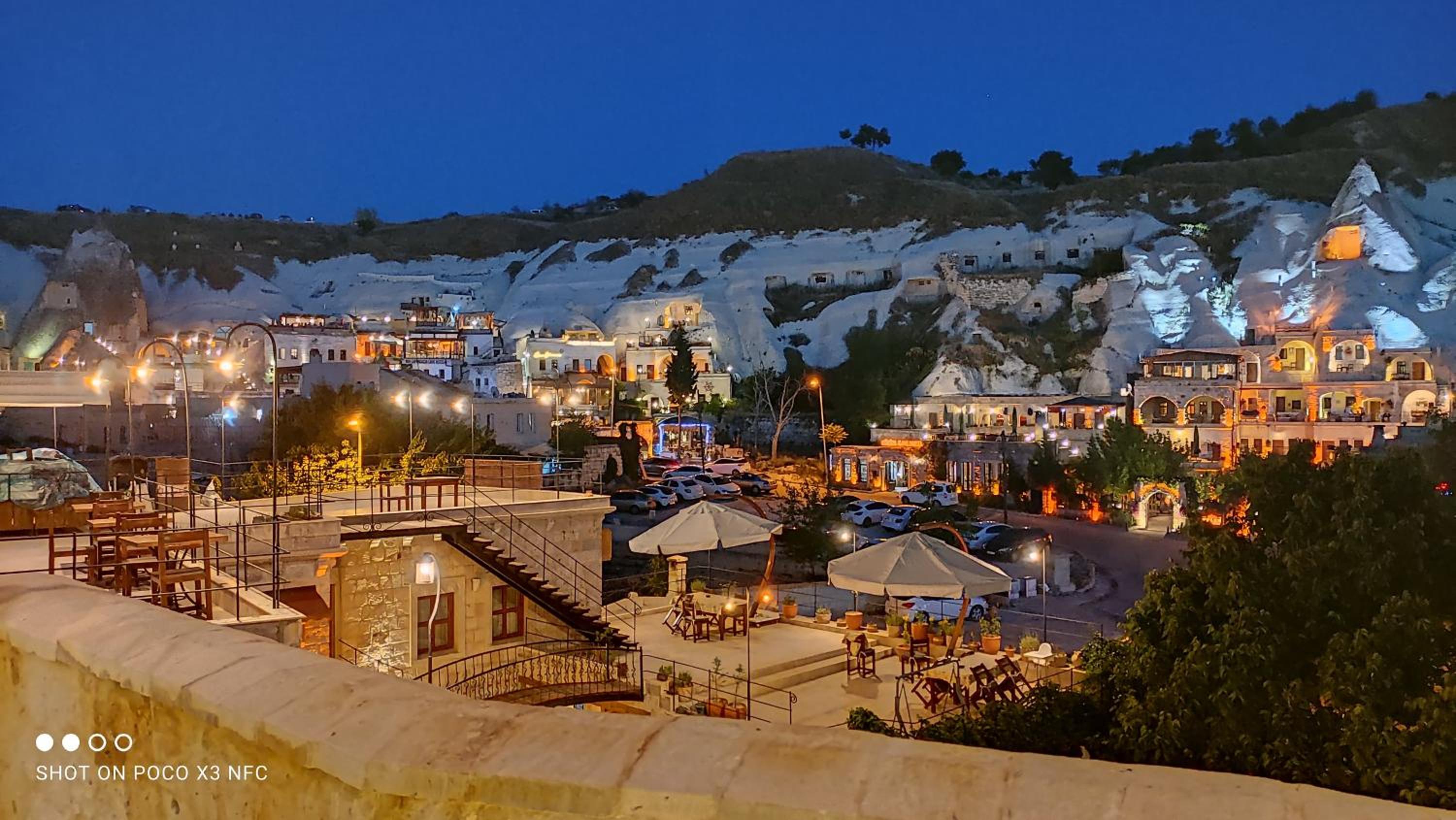 Elegance Cave Suites & Restaurant - Image 8