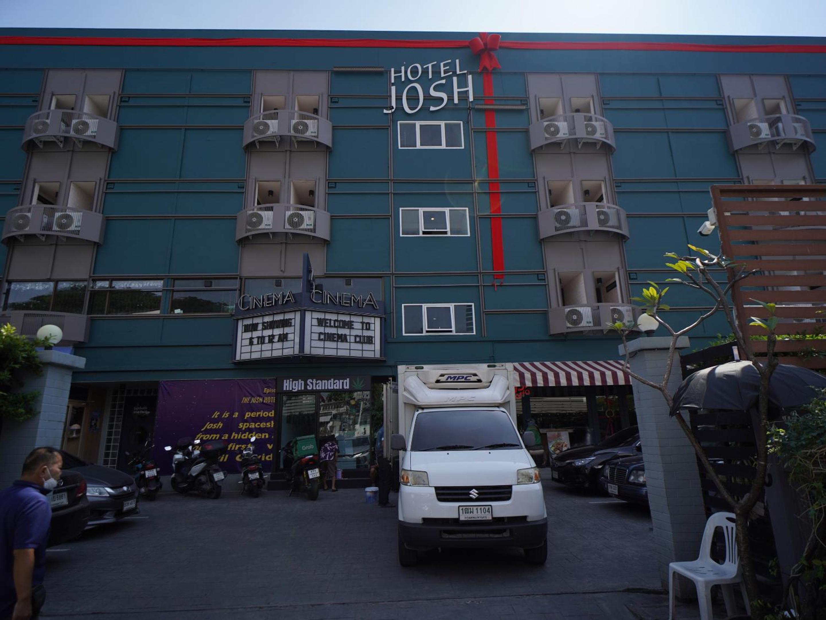 Josh Hotel 2