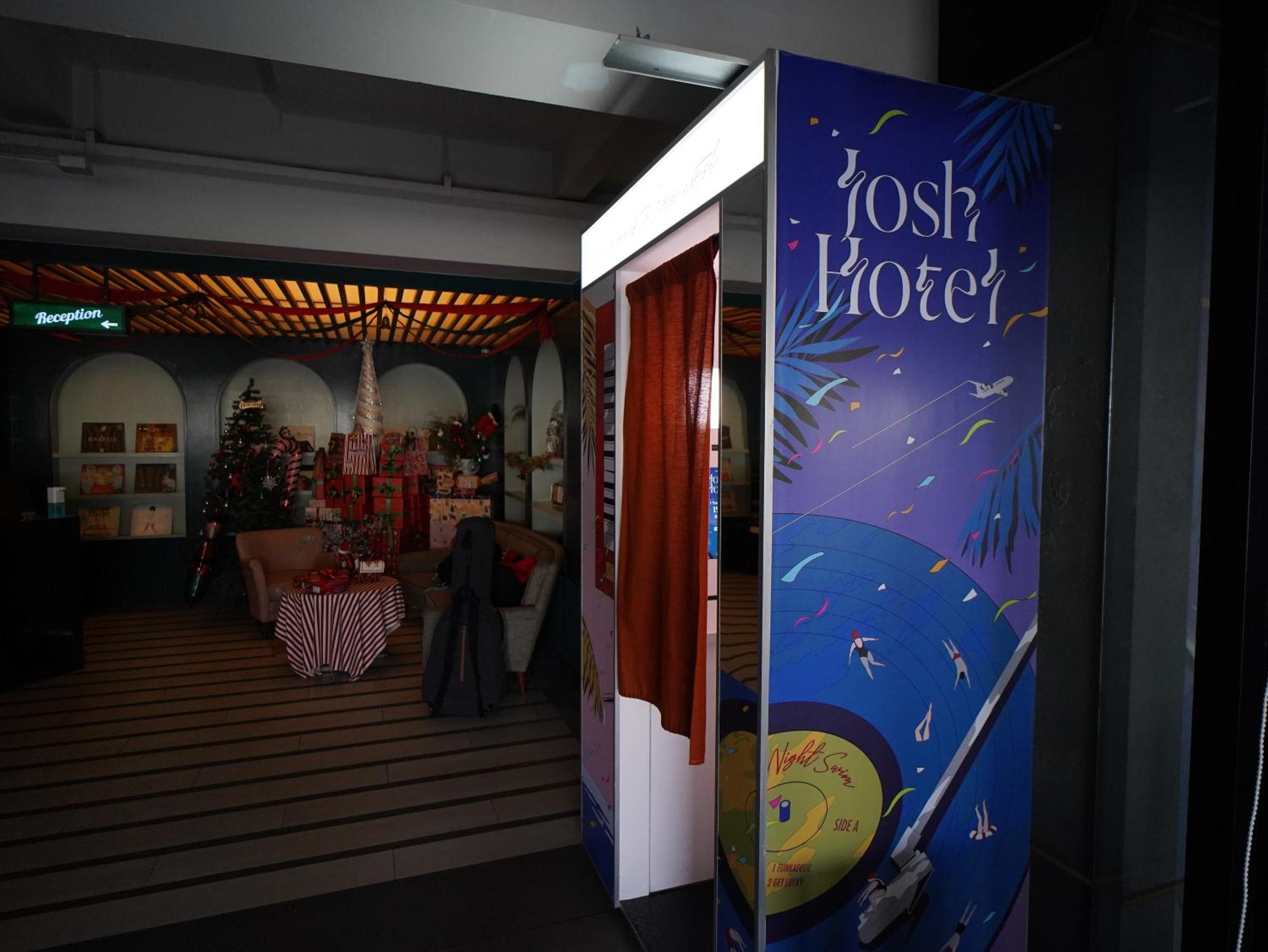 Josh Hotel 7