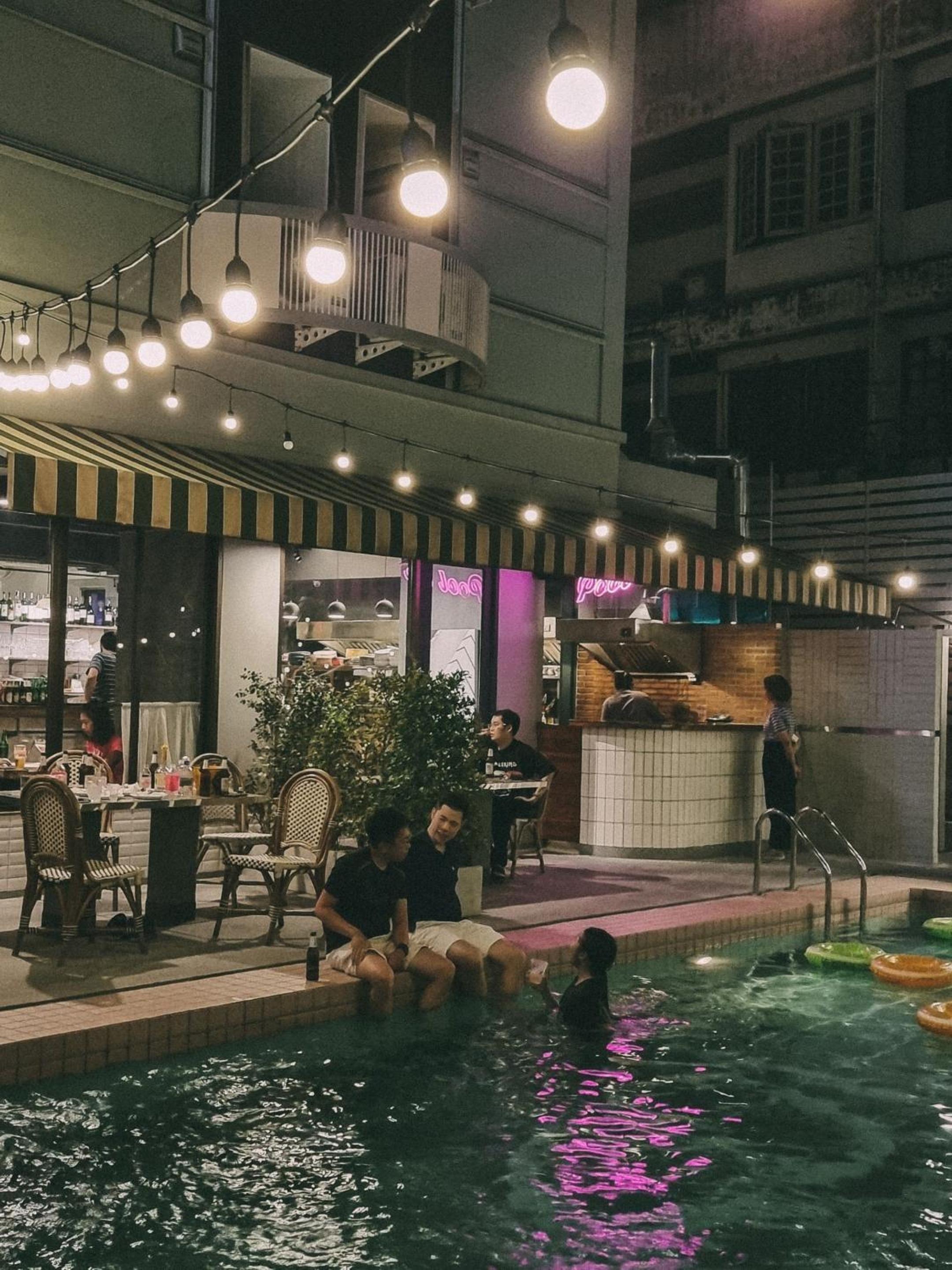 Josh Hotel 18