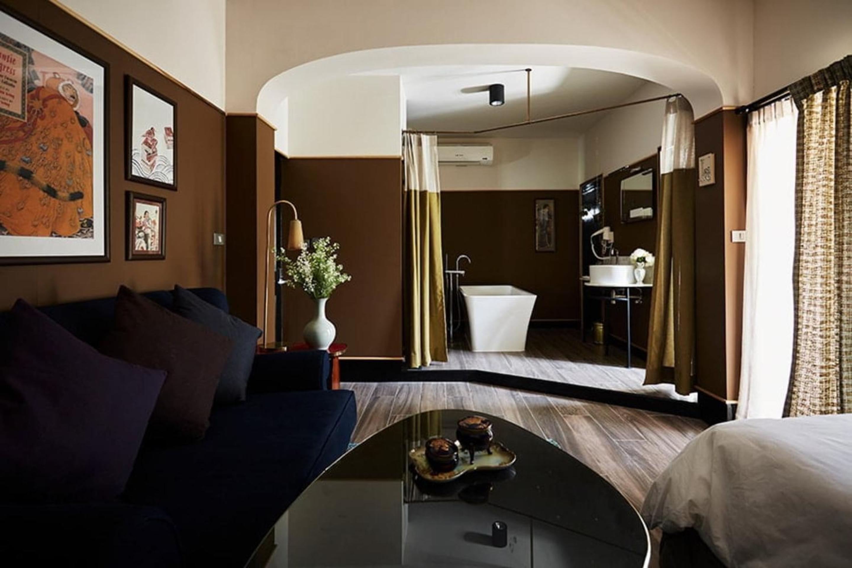 Josh Hotel 28