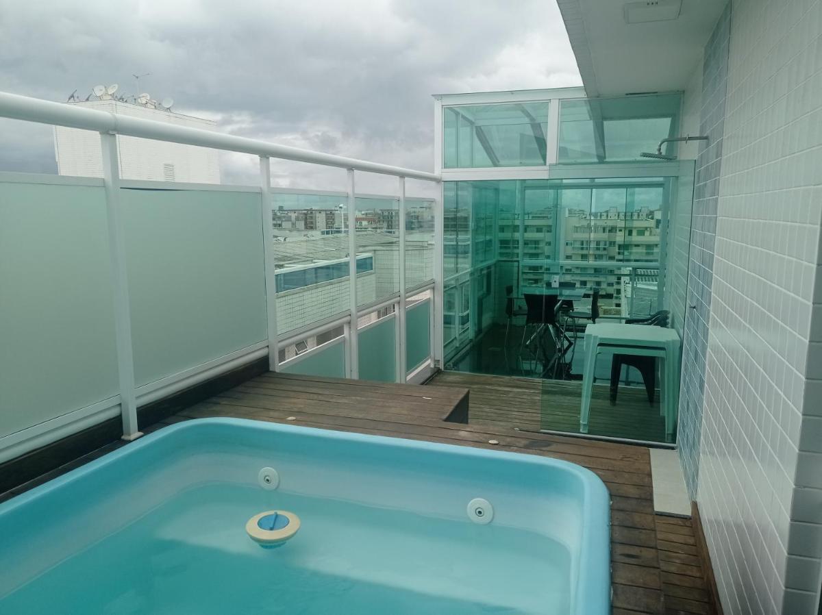 Cobertura duplex, com duas suítes e piscina
