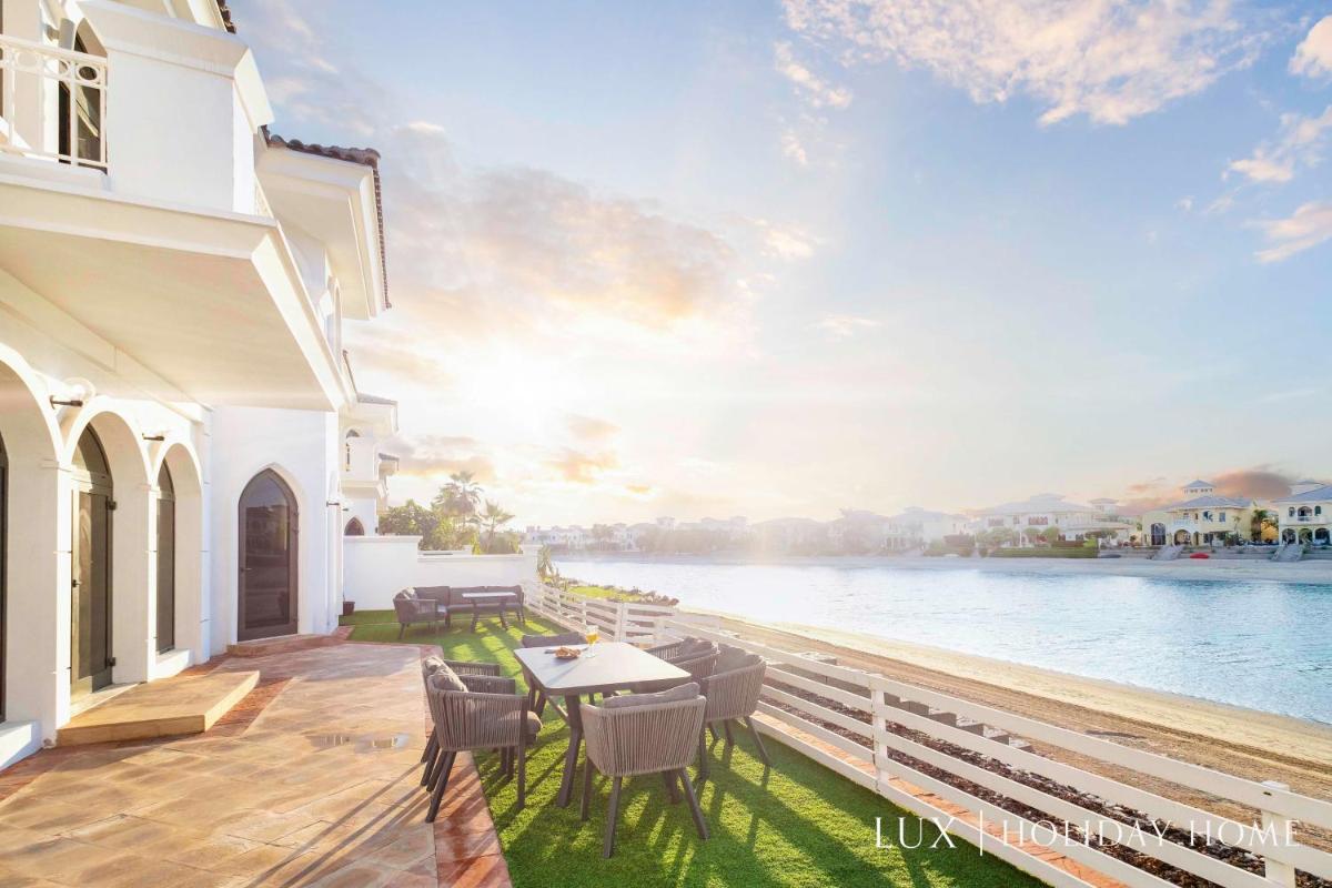 LUX The White Palm Villa