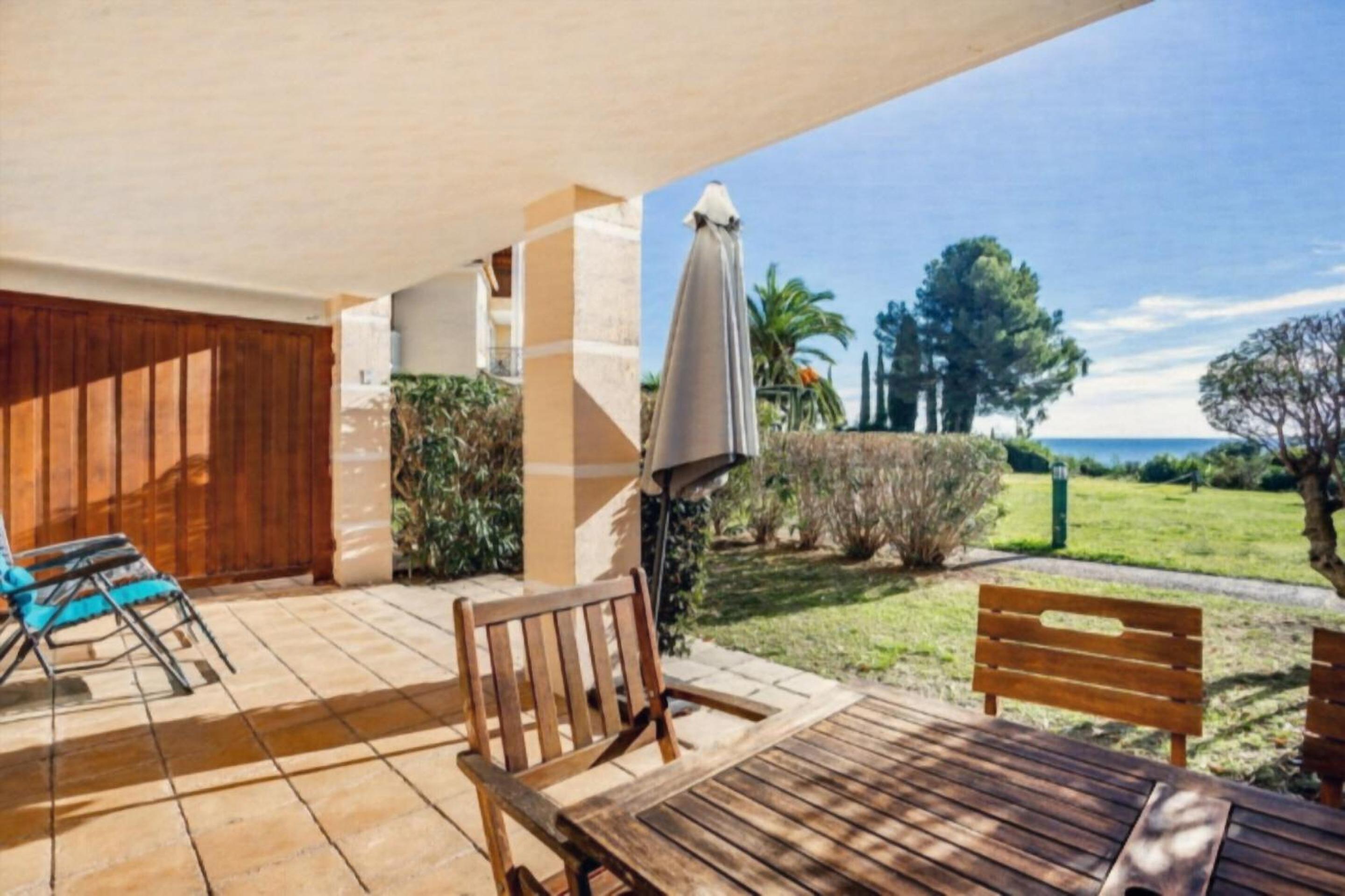 Garden level for 5 people with sea view