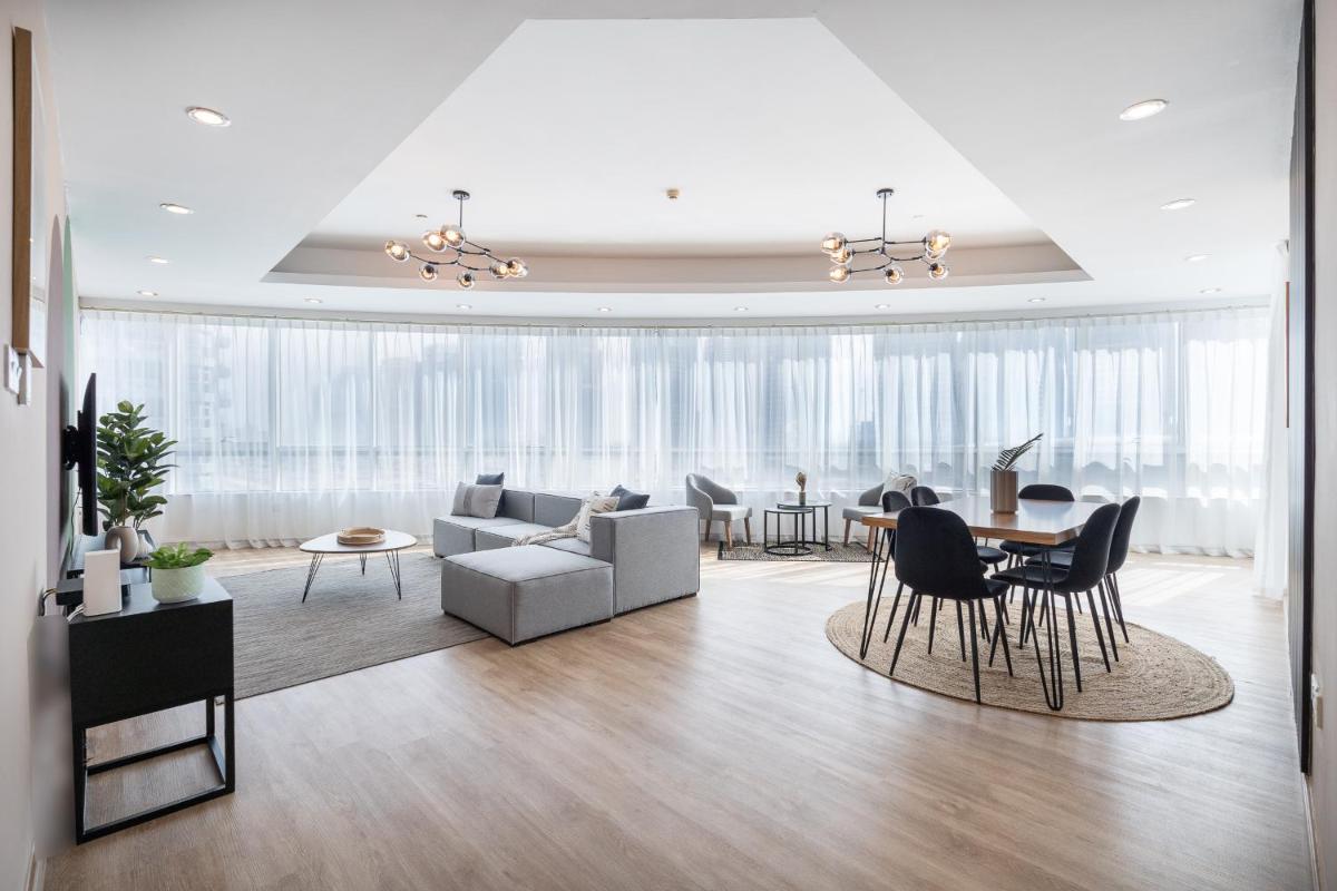 Dubai Marina - Stunning Huge 4 Bedroom Apts Near JBR - Gym - Pool - Parking by Sojo Stay