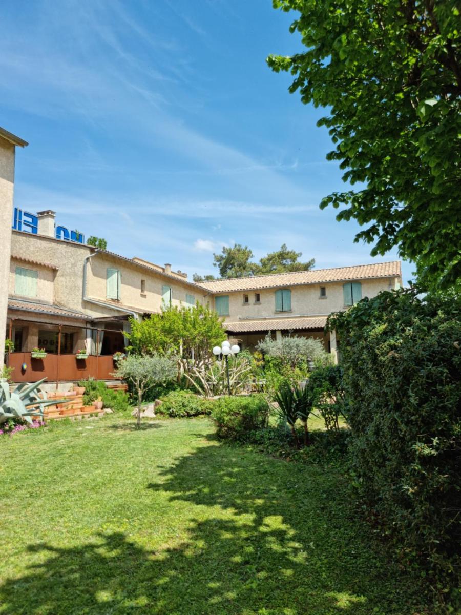 Logis Hôtels Le Saint Marc