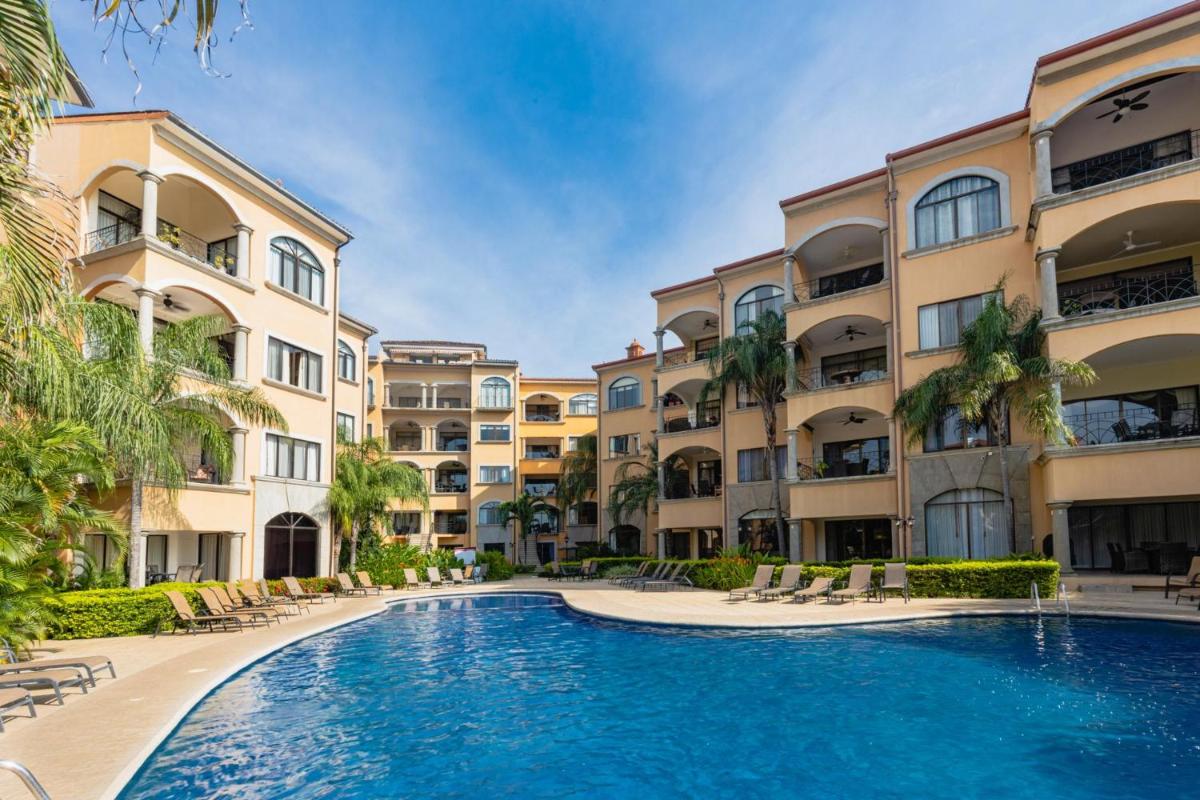 Sunrise 6- Ocean View 2 BR condo, Steps to the Beach