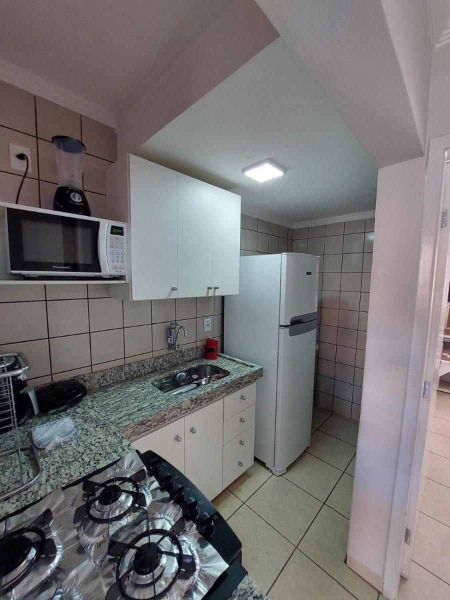 diRoma Fiori 89 com roupa de cama e banho.