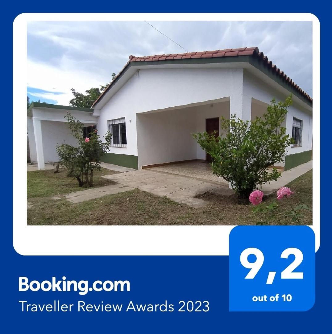 CHALET NATURALEZA - Villa Rumipal - Córdoba - A 50 mts del Lago - Vista al Lago
