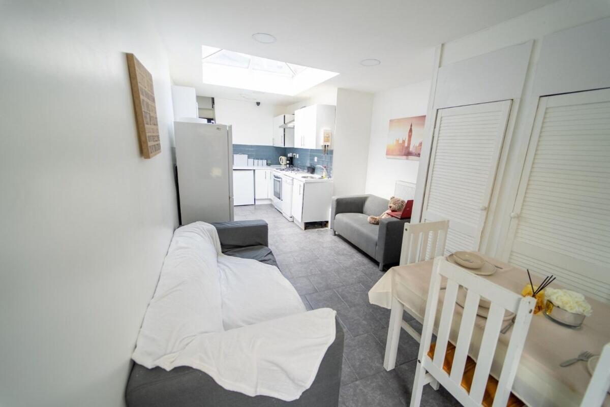 Cozy studios available for short term stays 10 mins from the city! Free WIFI &50" SMART TV's!
